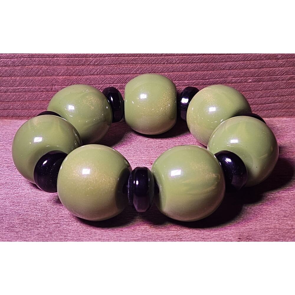 Vintage Bakelite Chunky Stretch Bracelet Apple Green Beads Black Spacers